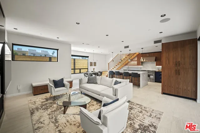 $2,525,000 | 212 Bay Street, Unit 102, Santa Monica, CA 90405