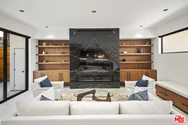 $2,525,000 | 212 Bay Street, Unit 102, Santa Monica, CA 90405