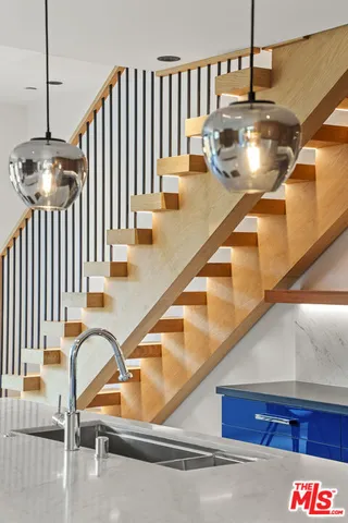 $2,525,000 | 212 Bay Street, Unit 102, Santa Monica, CA 90405