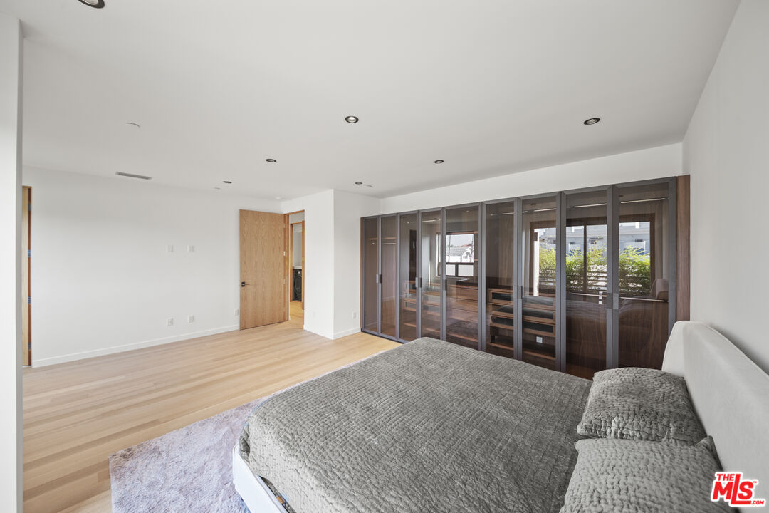 212 Bay Street, Unit 102 Santa Monica, CA 90405 - Photo 5 of 43