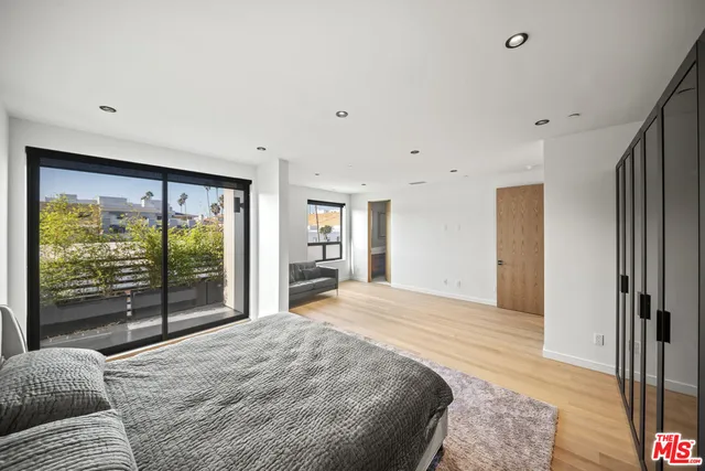 $2,525,000 | 212 Bay Street, Unit 102, Santa Monica, CA 90405