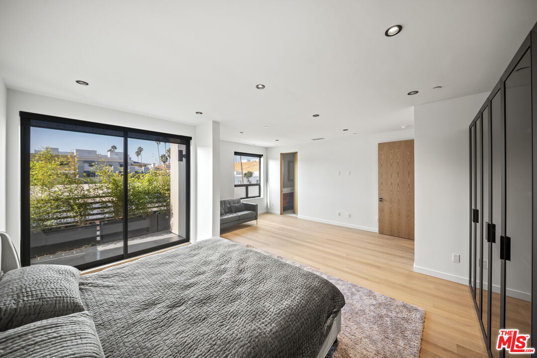 212 Bay Street, Unit 102 Santa Monica, CA 90405 - Photo 6 of 43