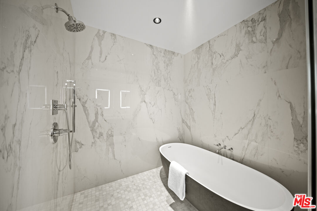 212 Bay Street, Unit 102 Santa Monica, CA 90405 - Photo 9 of 43