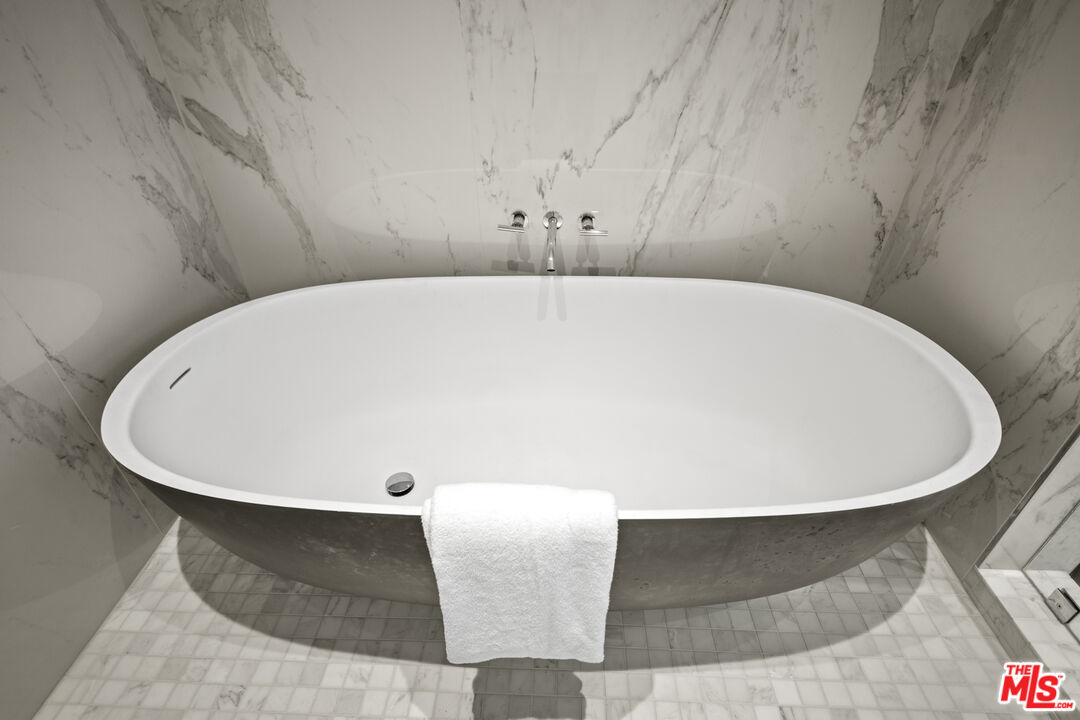 212 Bay Street, Unit 102 Santa Monica, CA 90405 - Photo 10 of 43