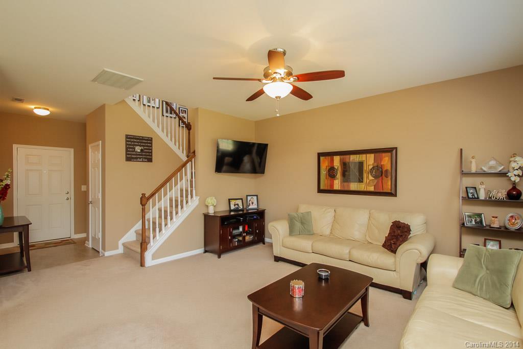 6510 Ridgeview Commons Drive Charlotte, NC 28269 - Photo 4 of 24 Gallery Image 4