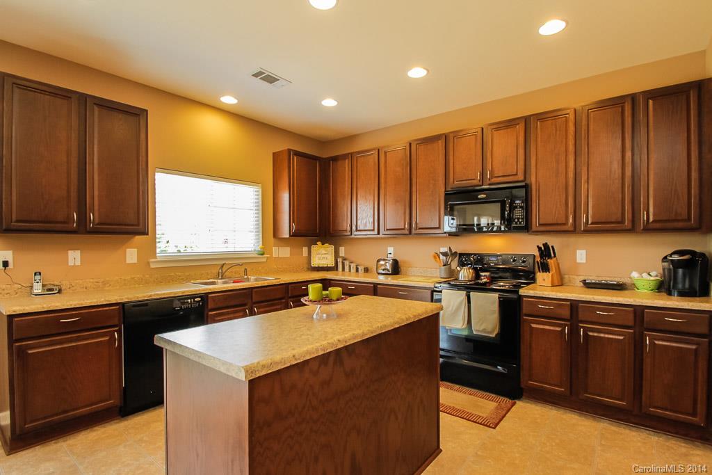 6510 Ridgeview Commons Drive Charlotte, NC 28269 - Photo 8 of 24 Gallery Image 8