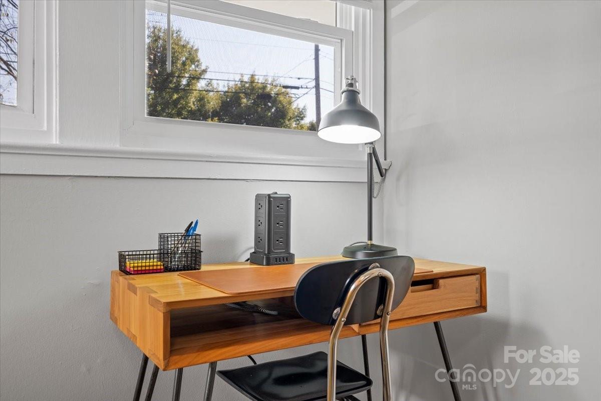 1539 Walton Road Charlotte, NC 28208 - Photo 16 of 46 Gallery Image 16