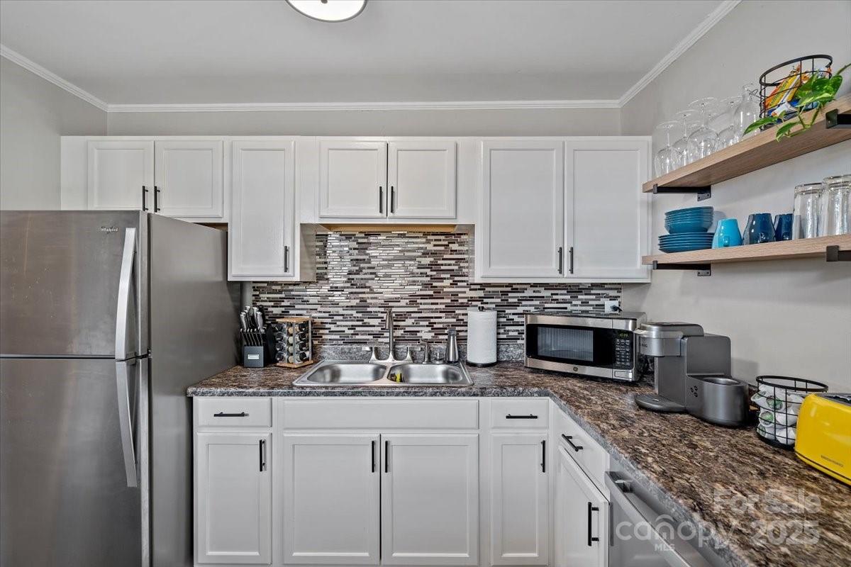 1539 Walton Road Charlotte, NC 28208 - Photo 9 of 46 Gallery Image 9