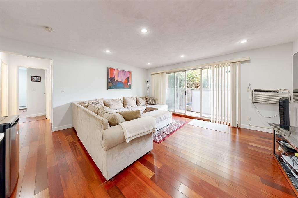 383 Langley Road, Unit 3 Newton, MA 02459 - Photo 4 of 11 Gallery Image 4