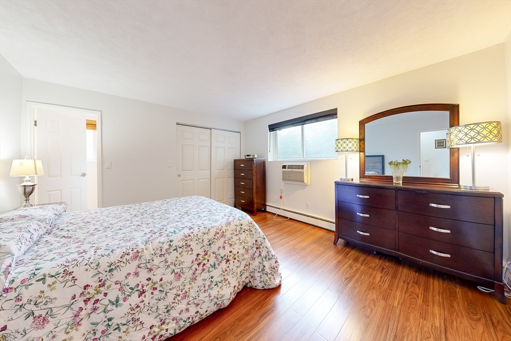 383 Langley Road, Unit 3 Newton, MA 02459 - Photo 5 of 11 Gallery Image 5