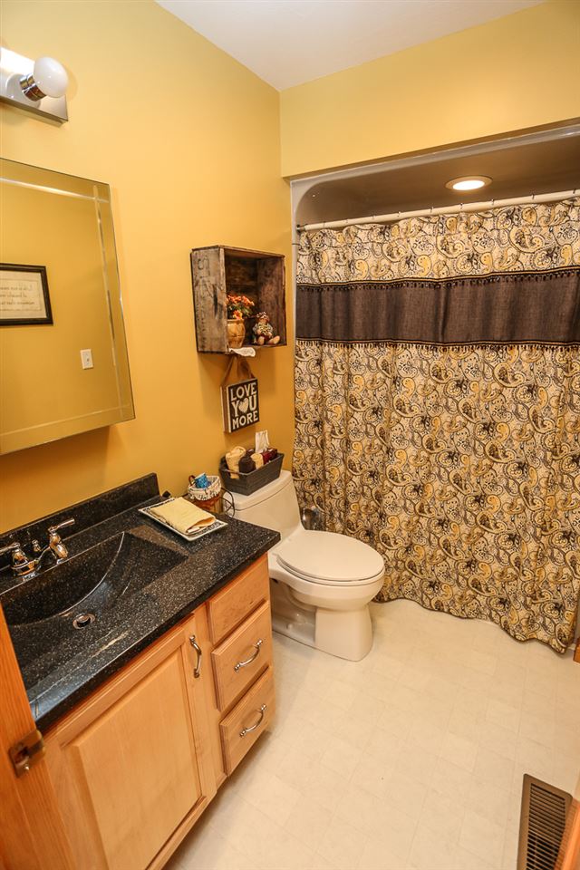 177 Hermit Road Manchester, NH 03109 - Photo 27 of 39 Gallery Image 27