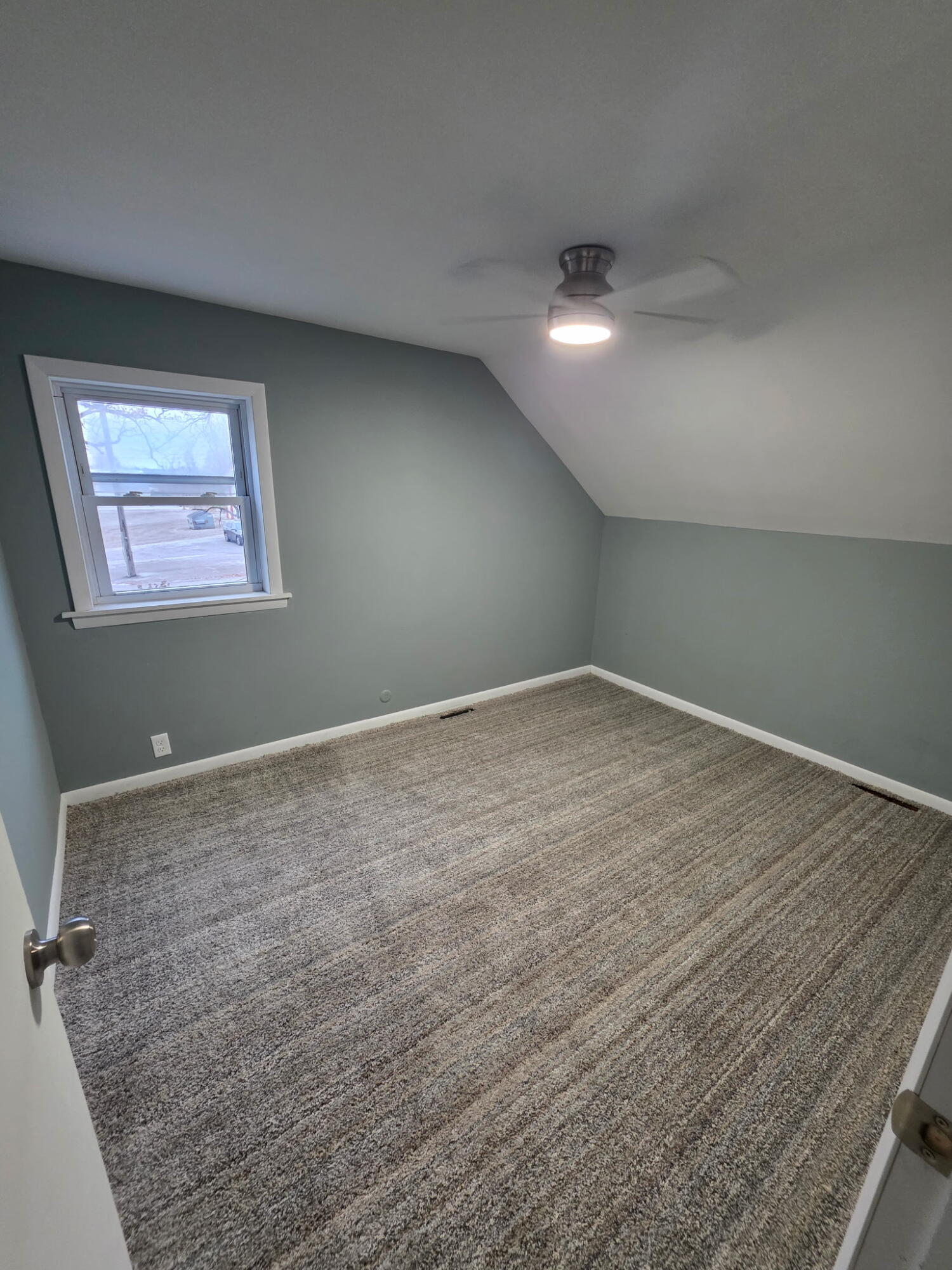 1033 Reder Road Griffith, IN 46319 - Photo 14 of 20 an empty room with a workbench