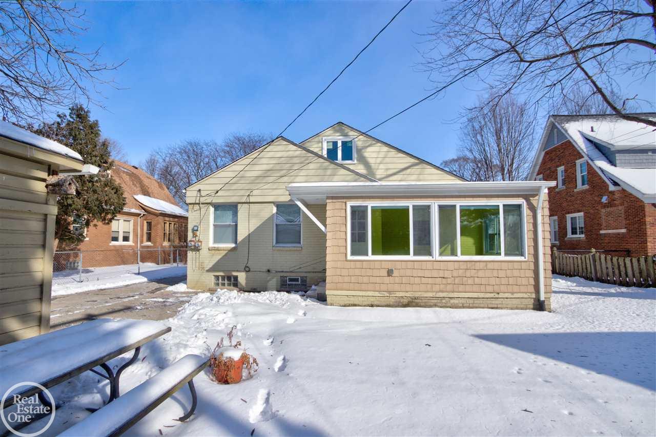 865 Barrington Road Grosse Pointe, MI 48230 - Photo 8 of 43 31370057-7.JPG