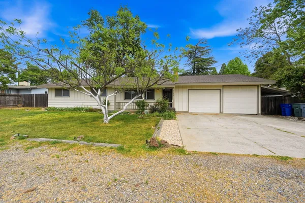$335,000 | 3560 Sacramento Drive, Redding, CA 96001