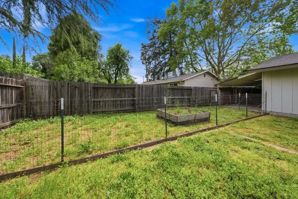 $335,000 | 3560 Sacramento Drive, Redding, CA 96001