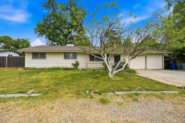 $335,000 | 3560 Sacramento Drive, Redding, CA 96001