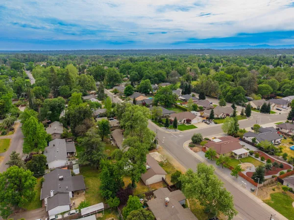 $335,000 | 3560 Sacramento Drive, Redding, CA 96001