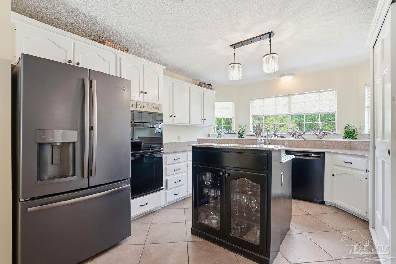 1437 Kings Road Cantonment, FL 32533 - Photo 11 of 67