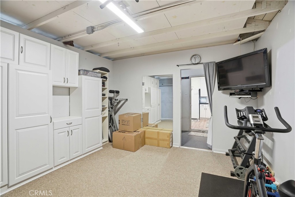 1385 Currant Avenue Simi Valley, CA 93065 - Photo 11 of 26