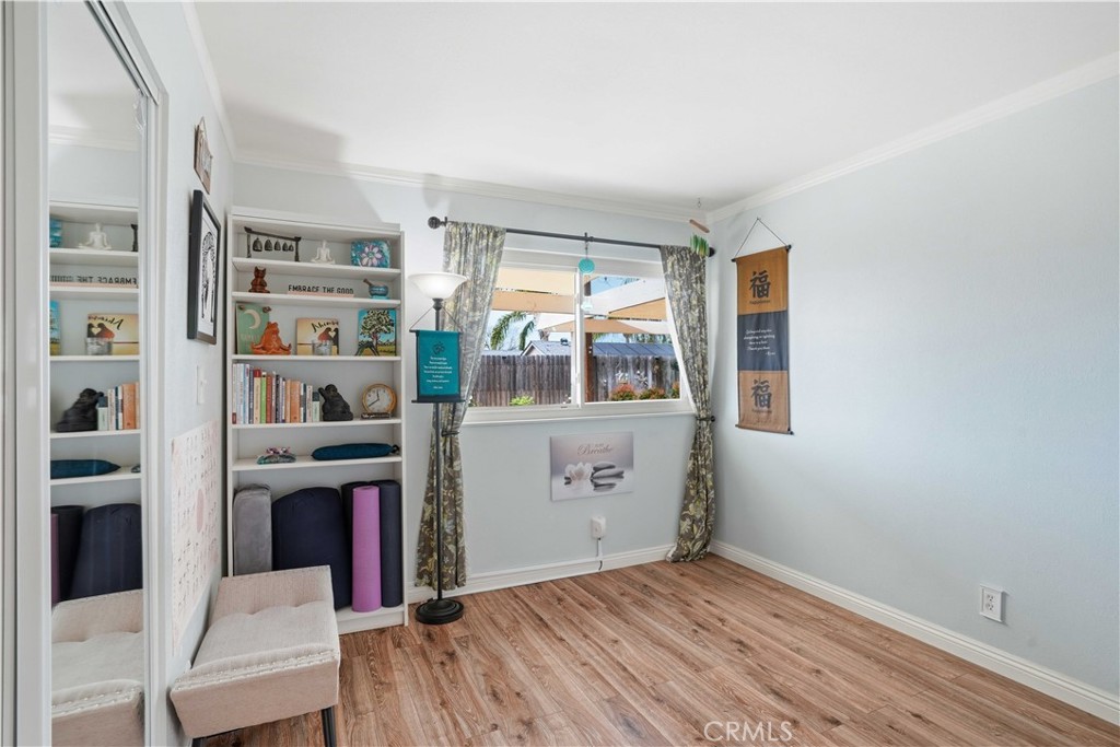 1385 Currant Avenue Simi Valley, CA 93065 - Photo 13 of 26