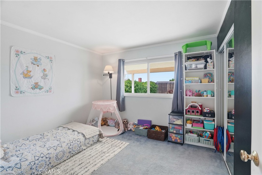 1385 Currant Avenue Simi Valley, CA 93065 - Photo 14 of 26