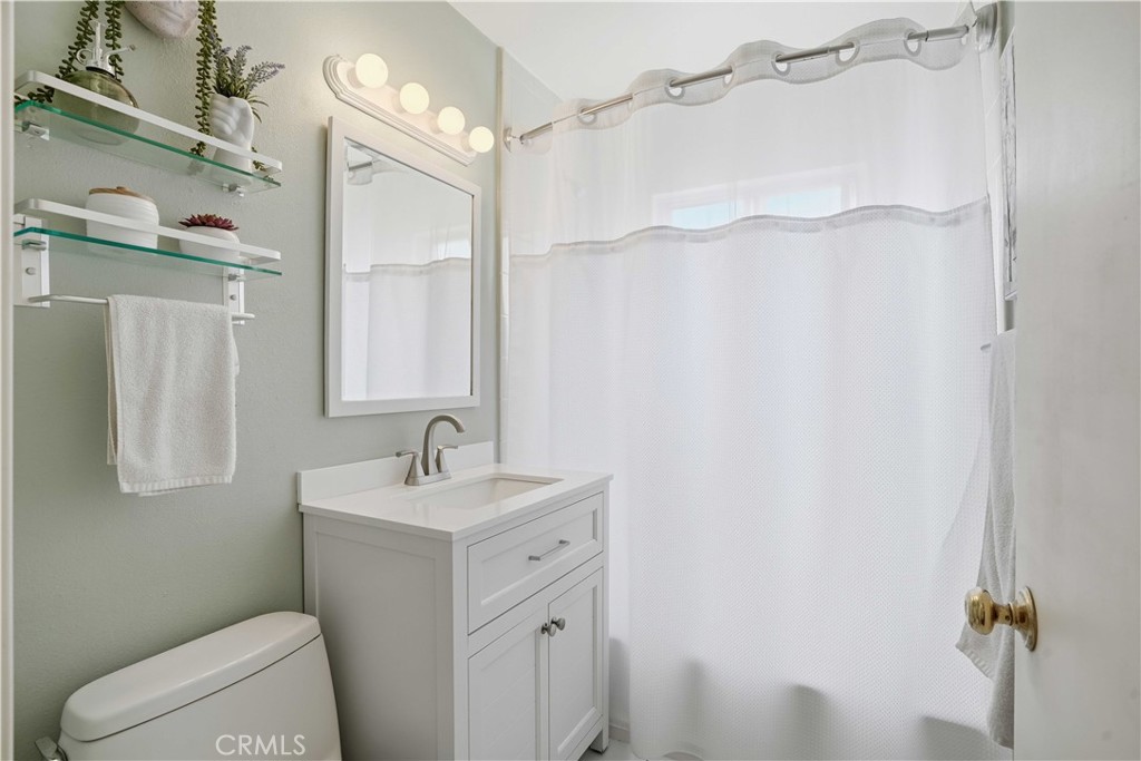 1385 Currant Avenue Simi Valley, CA 93065 - Photo 15 of 26