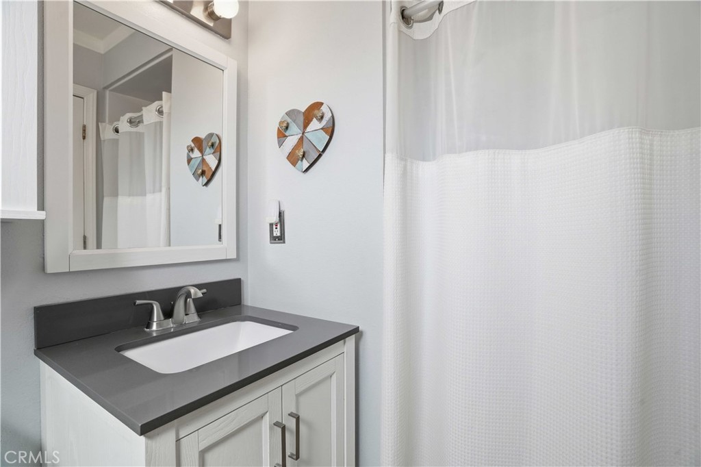 1385 Currant Avenue Simi Valley, CA 93065 - Photo 20 of 26