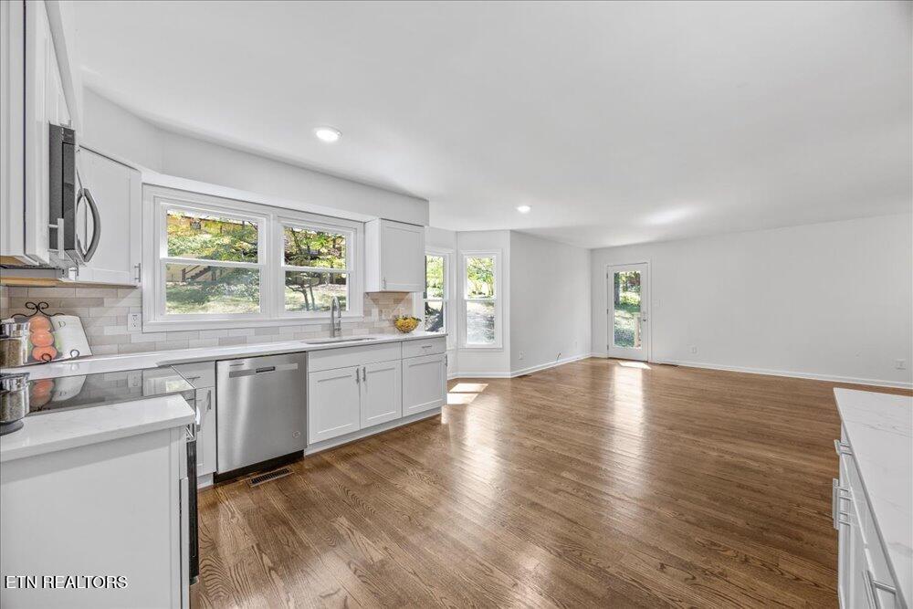 126 Clifton Circle Oak Ridge, TN 37830 - Photo 12 of 35 19-126 Clifton Cir -34