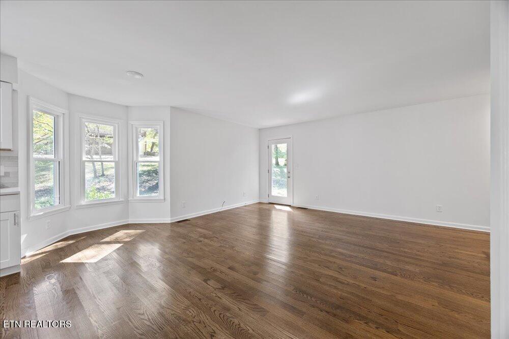 126 Clifton Circle Oak Ridge, TN 37830 - Photo 14 of 35 12-126 Clifton Cir -08