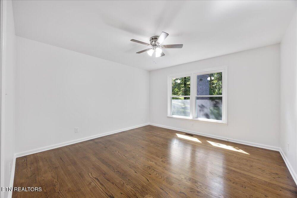 126 Clifton Circle Oak Ridge, TN 37830 - Photo 20 of 35 08-126 Clifton Cir -04