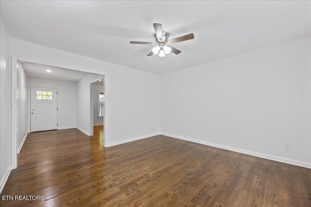 126 Clifton Circle Oak Ridge, TN 37830 - Photo 21 of 35 09-126 Clifton Cir -05