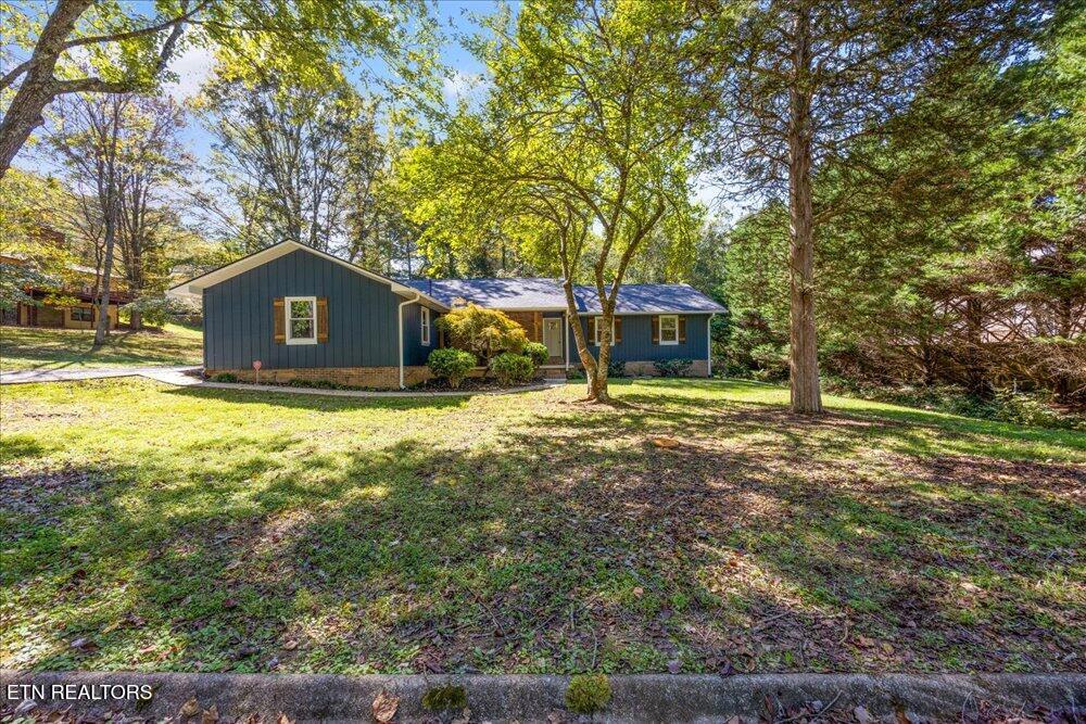 126 Clifton Circle Oak Ridge, TN 37830 - Photo 3 of 35 03-126 Clifton Cir -26