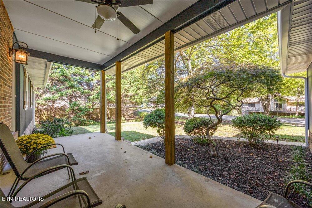 126 Clifton Circle Oak Ridge, TN 37830 - Photo 5 of 35 06-126 Clifton Cir -03