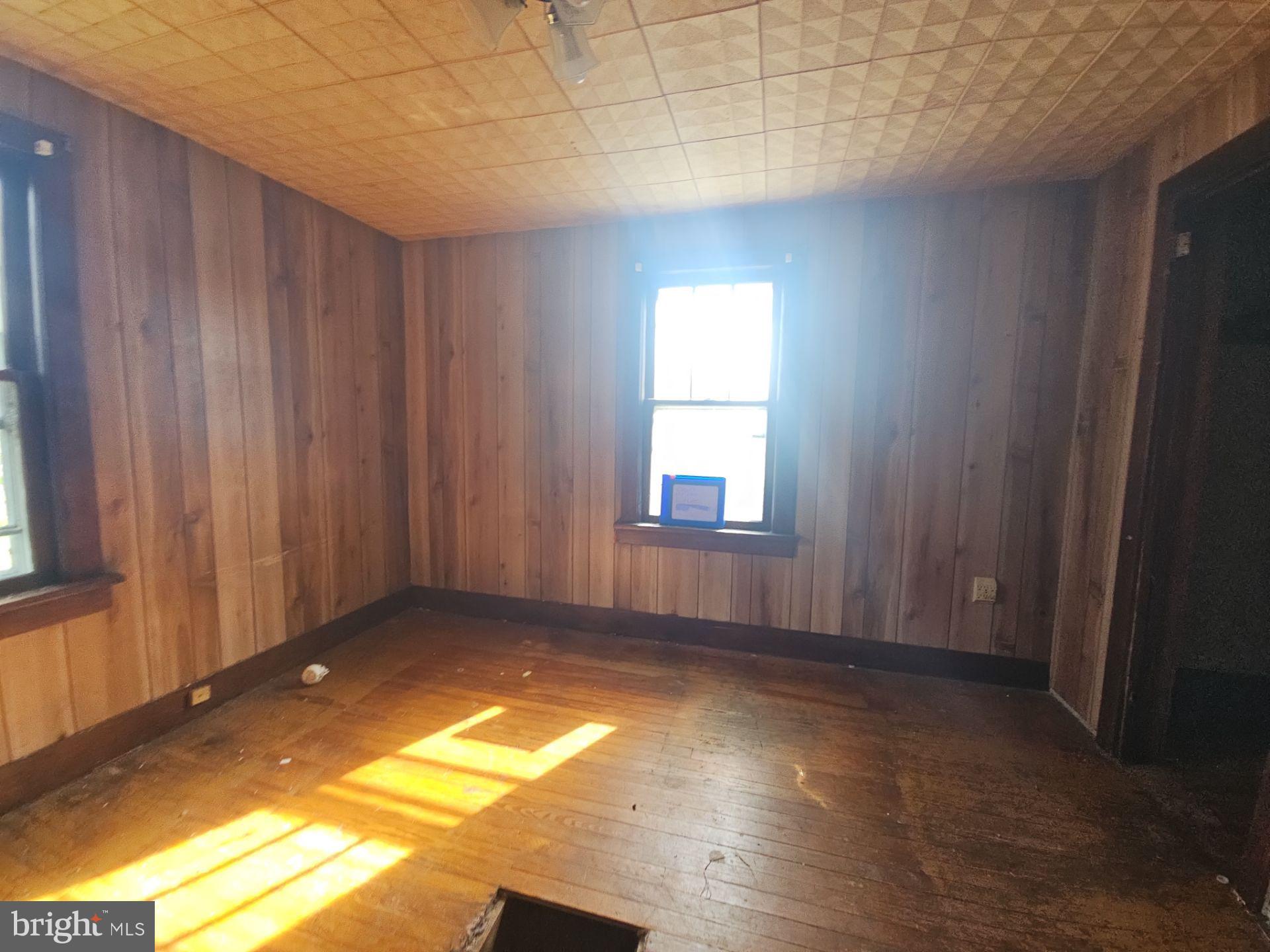 99 North Virginia Avenue Carneys Point, NJ 08069 - Photo 17 of 19 a view of empty room with window