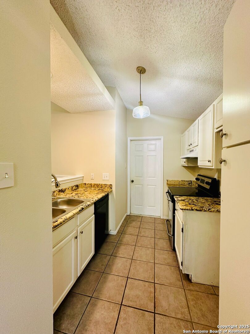 7906 Forest Ranch Live Oak, TX 78233 - Photo 14 of 29