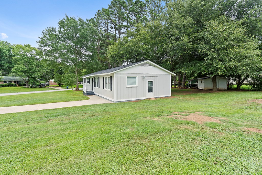 307 Willowbrook Road Greenwood, SC 29649 - Photo 2 of 16 Gallery Image 2