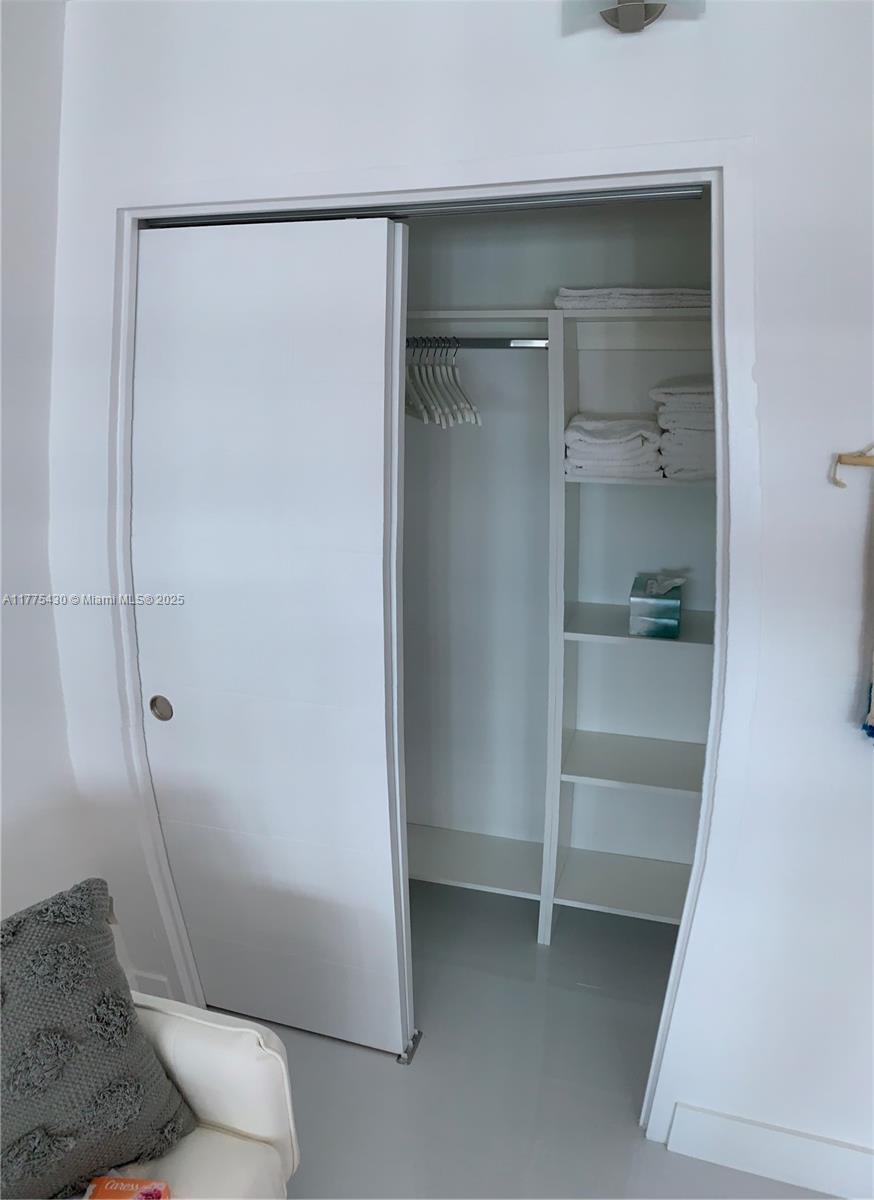 5445 Collins Avenue, Unit 1520 Miami Beach, FL 33140 - Photo 11 of 34