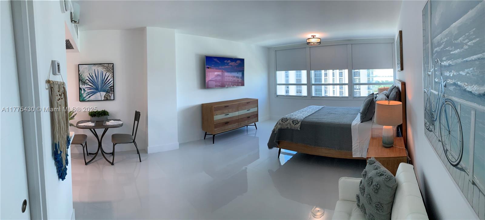 5445 Collins Avenue, Unit 1520 Miami Beach, FL 33140 - Photo 6 of 34