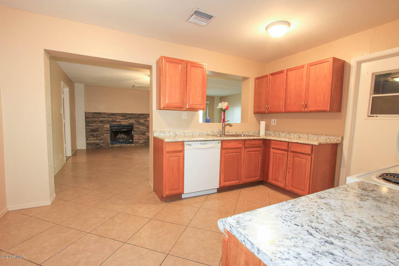 3802 West Wethersfield Road Phoenix, AZ 85029 - Photo 7 of 23 3802 W Wethersfield RD-7