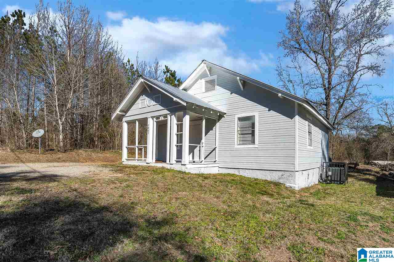 2805 A Street East Jasper, AL 35501 - Photo 2 of 10