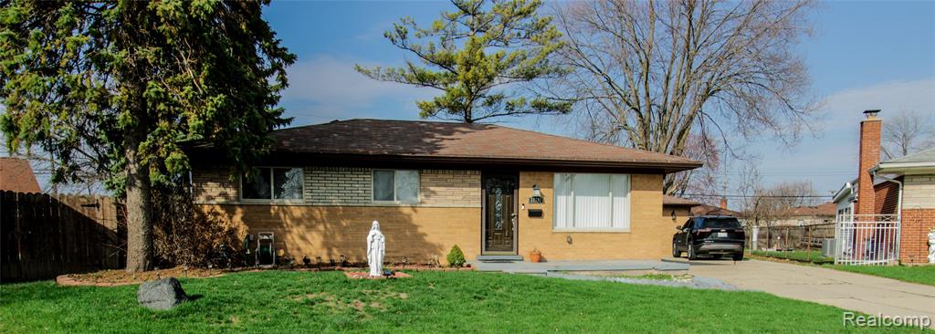 32792 Ridgefield Avenue Warren, MI 48088 - Photo 3 of 35 Gallery Image 3