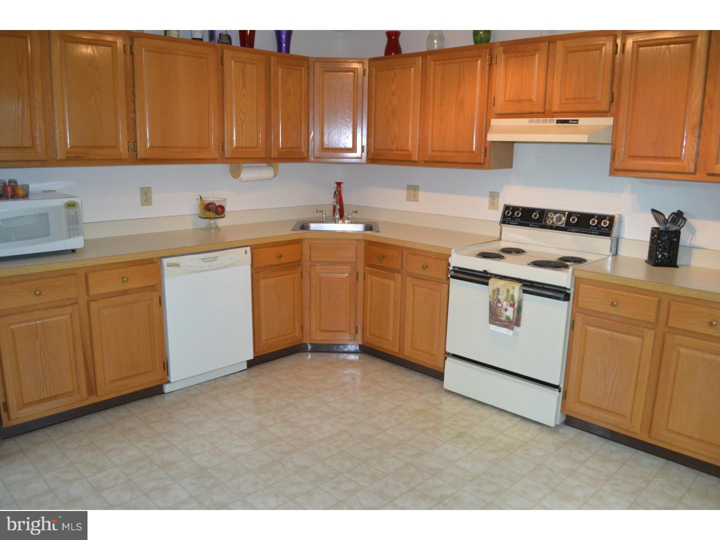 3706 B Chadbury Road Mount Laurel, NJ 08054 - Photo 6 of 20 Gallery Image 6