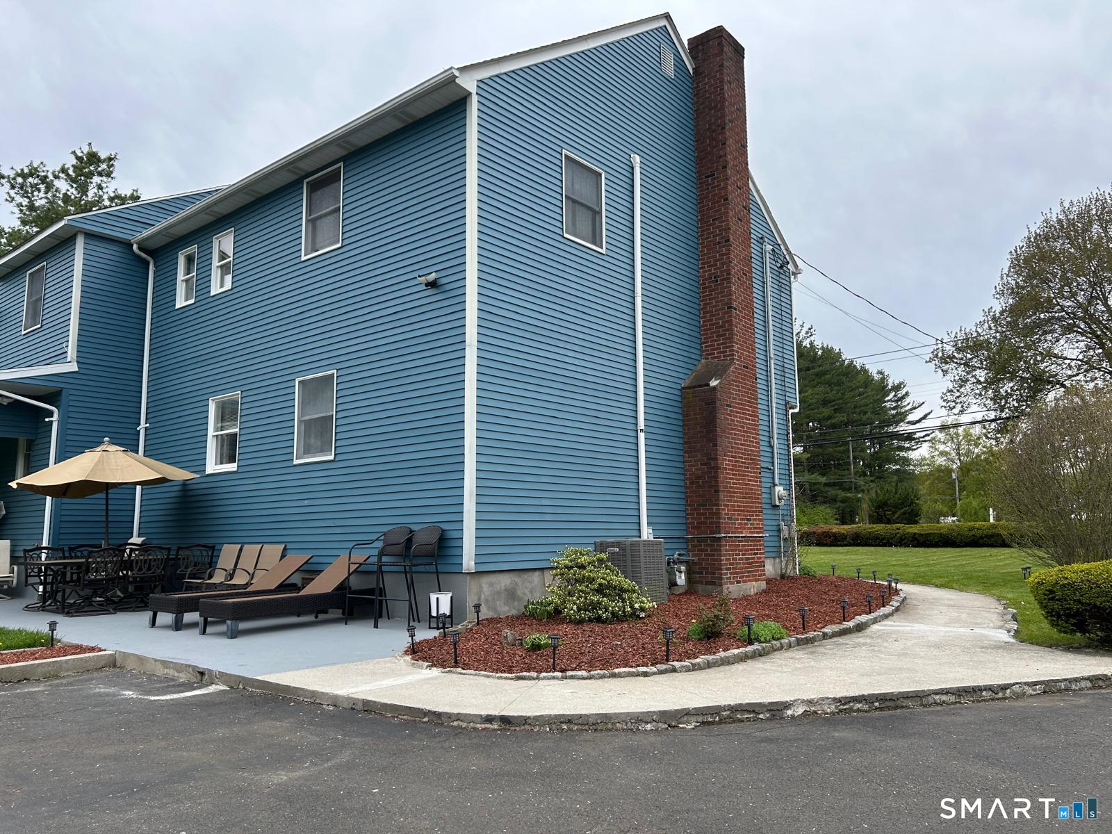 890 Daniels Farm Road Trumbull, CT 06611 - Photo 4 of 6