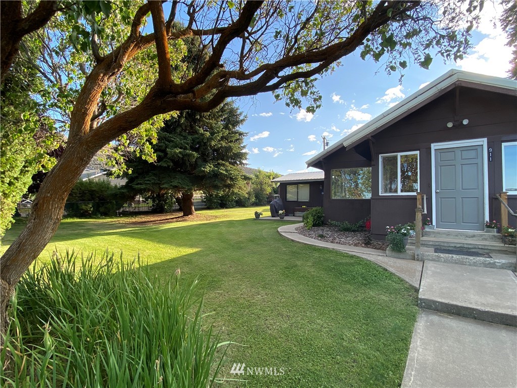 911 Mellergaard Road Ellensburg, WA 98926 - Photo 1 of 28 Gallery Image 1