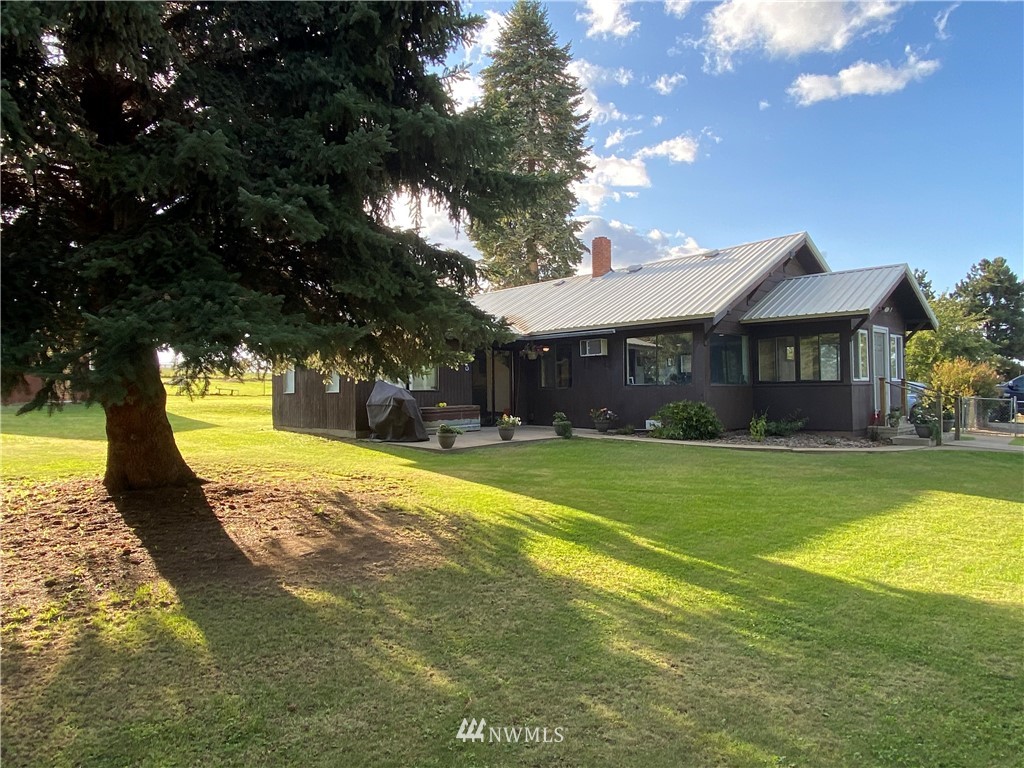 911 Mellergaard Road Ellensburg, WA 98926 - Photo 3 of 28 Gallery Image 3