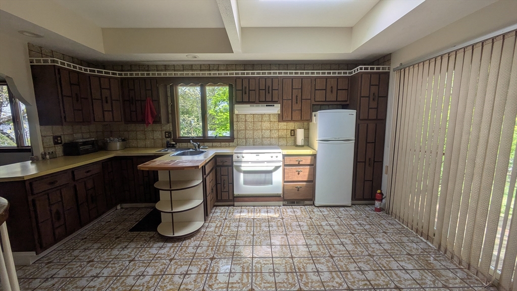 22 Vernon Street Boston, MA 02136 - Photo 8 of 24