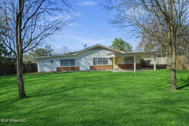 $259,000 | 1620 Orchard Drive, Columbia, MS 39429