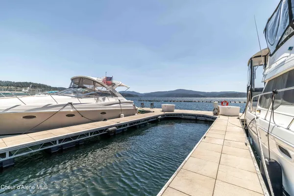 $300,000 | 1100 East Lakeshore Drive, Unit E7, Coeur D'Alene, ID 83814