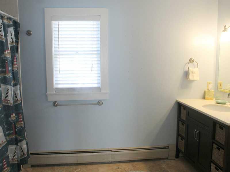 14 Upper Dunbar Road Seal Harbor, ME 04675 - Photo 14 of 17 Bathroom.