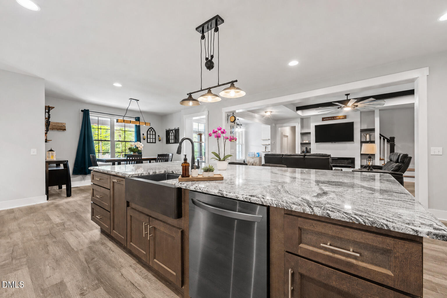 2560 John Lewis Road Burlington, NC 27217 - Photo 11 of 44 open-kitchen-family-room-burlington-nc